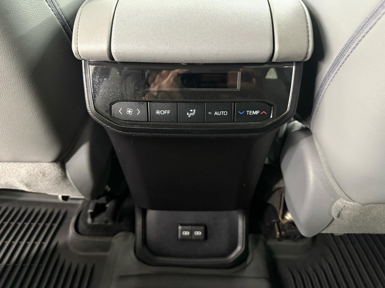 Toyota Highlander Hybrid XLE AWD 2022