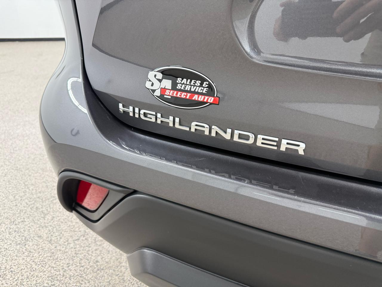 Toyota Highlander Hybrid XLE AWD 2022