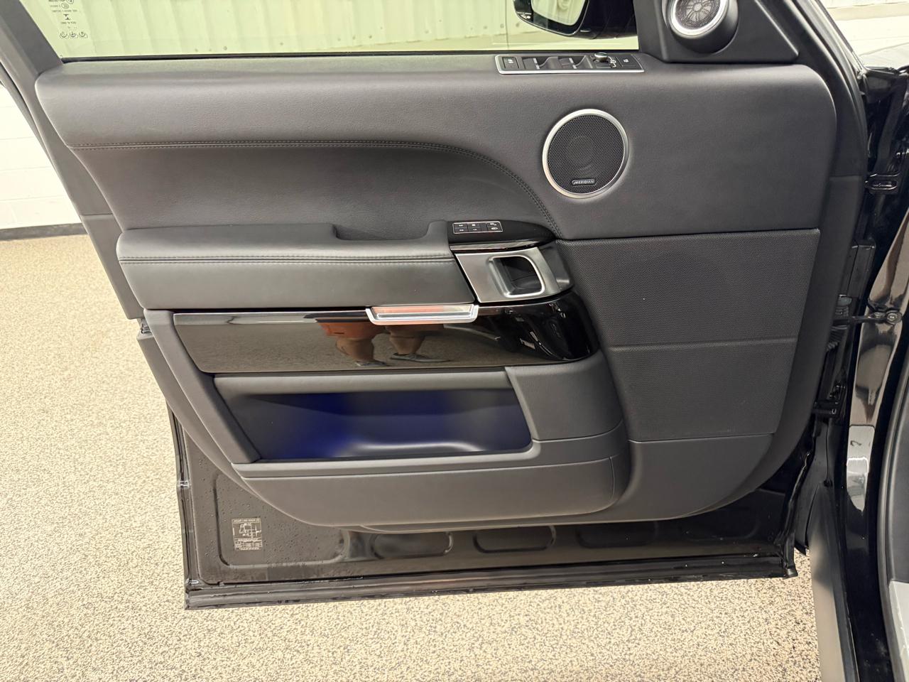 Land Rover Range Rover Supercharged LWB 2017