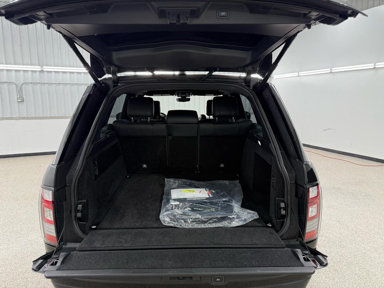 Land Rover Range Rover Supercharged LWB 2017