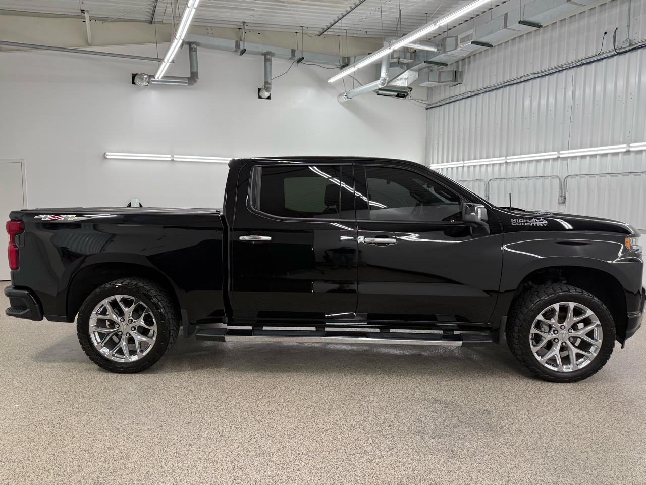 Chevrolet Silverado 1500 High Country Crew Cab Long Box 4WD 2020