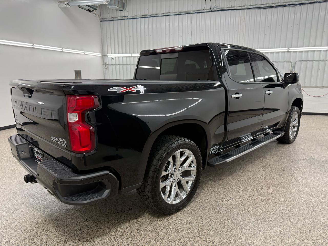Chevrolet Silverado 1500 High Country Crew Cab Long Box 4WD 2020