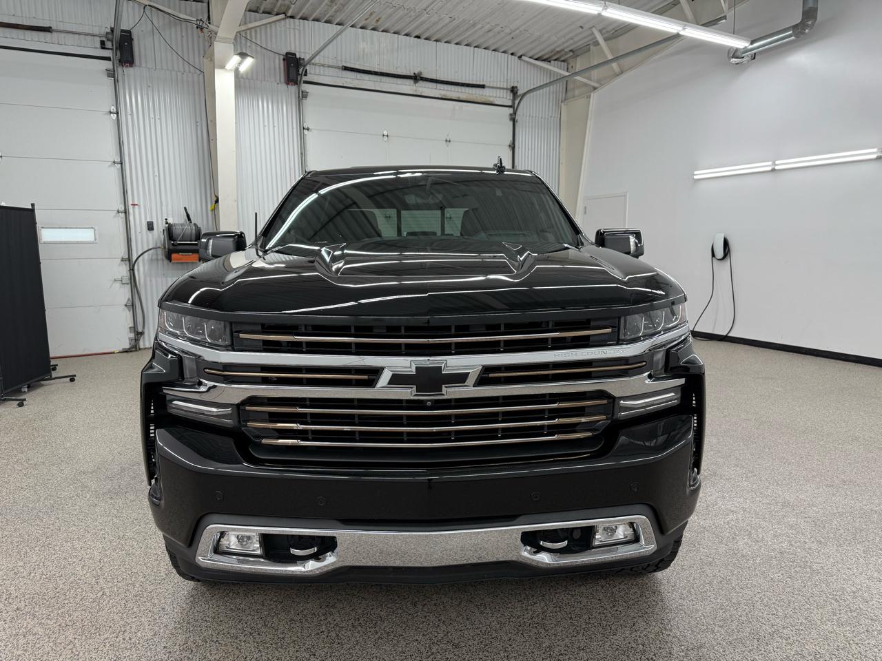 Chevrolet Silverado 1500 High Country Crew Cab Long Box 4WD 2020