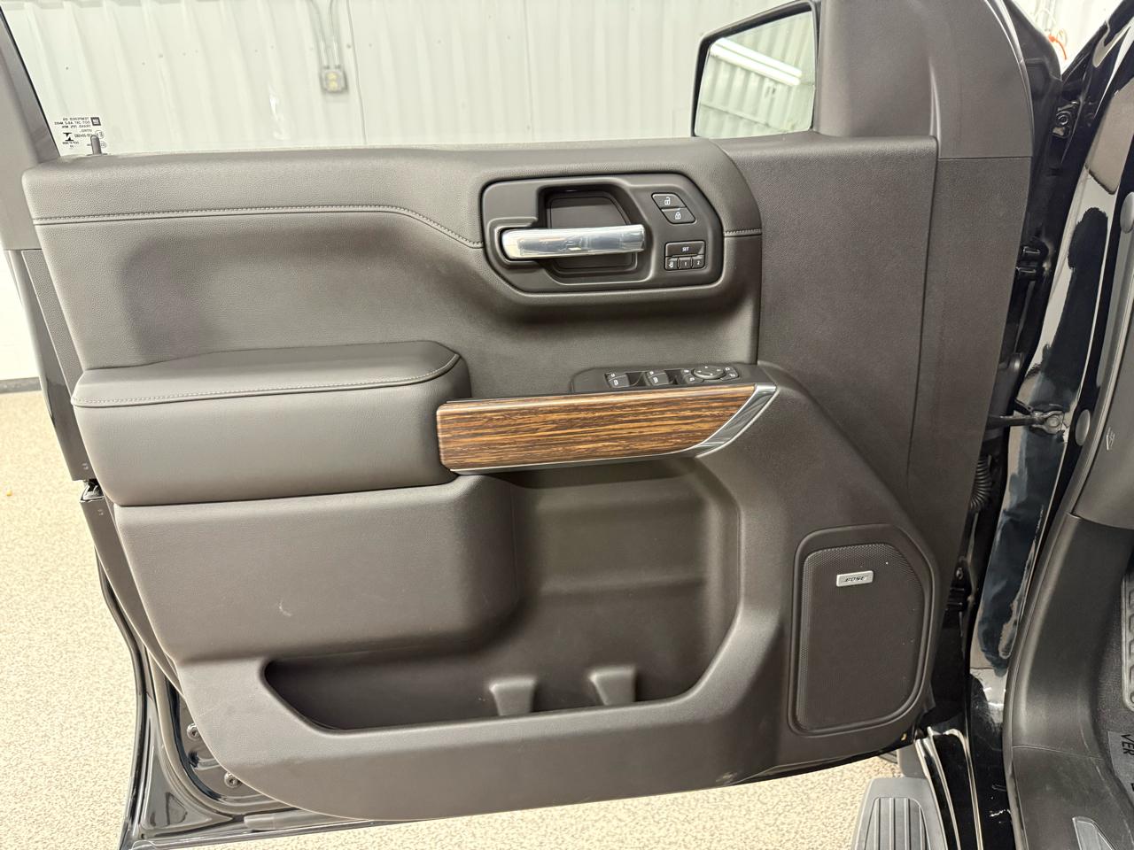 Chevrolet Silverado 1500 High Country Crew Cab Long Box 4WD 2020
