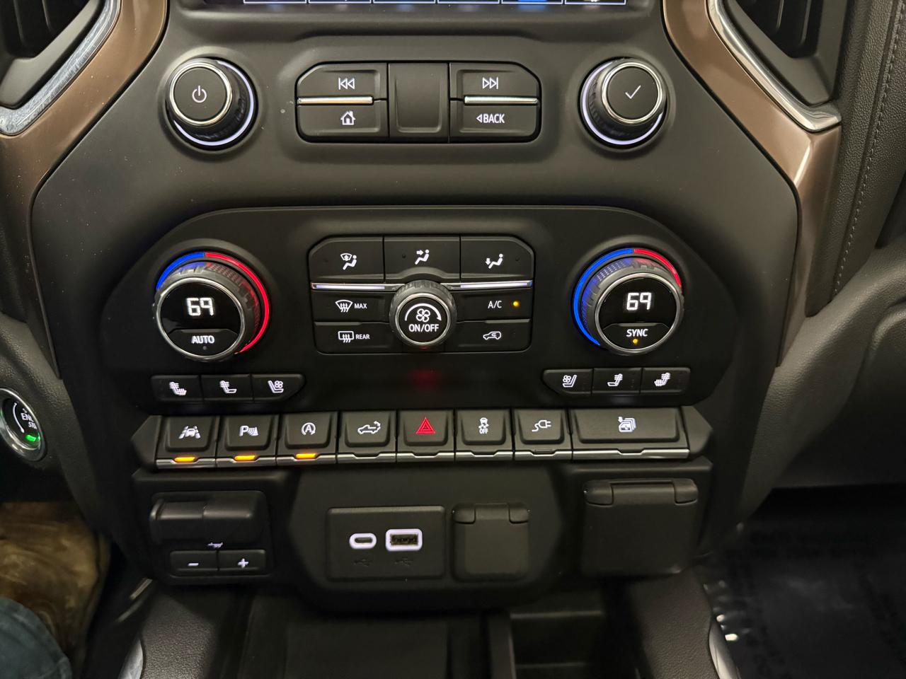 Chevrolet Silverado 1500 High Country Crew Cab Long Box 4WD 2020