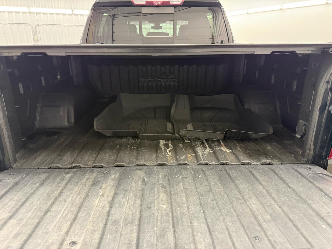 Chevrolet Silverado 1500 High Country Crew Cab Long Box 4WD 2020