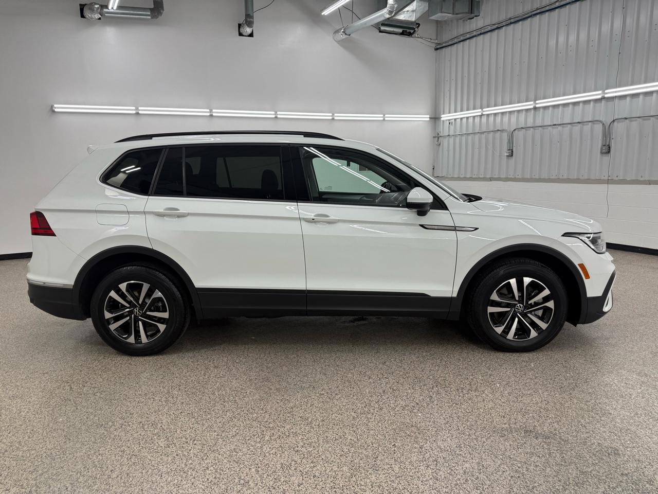 Volkswagen Tiguan S 2024