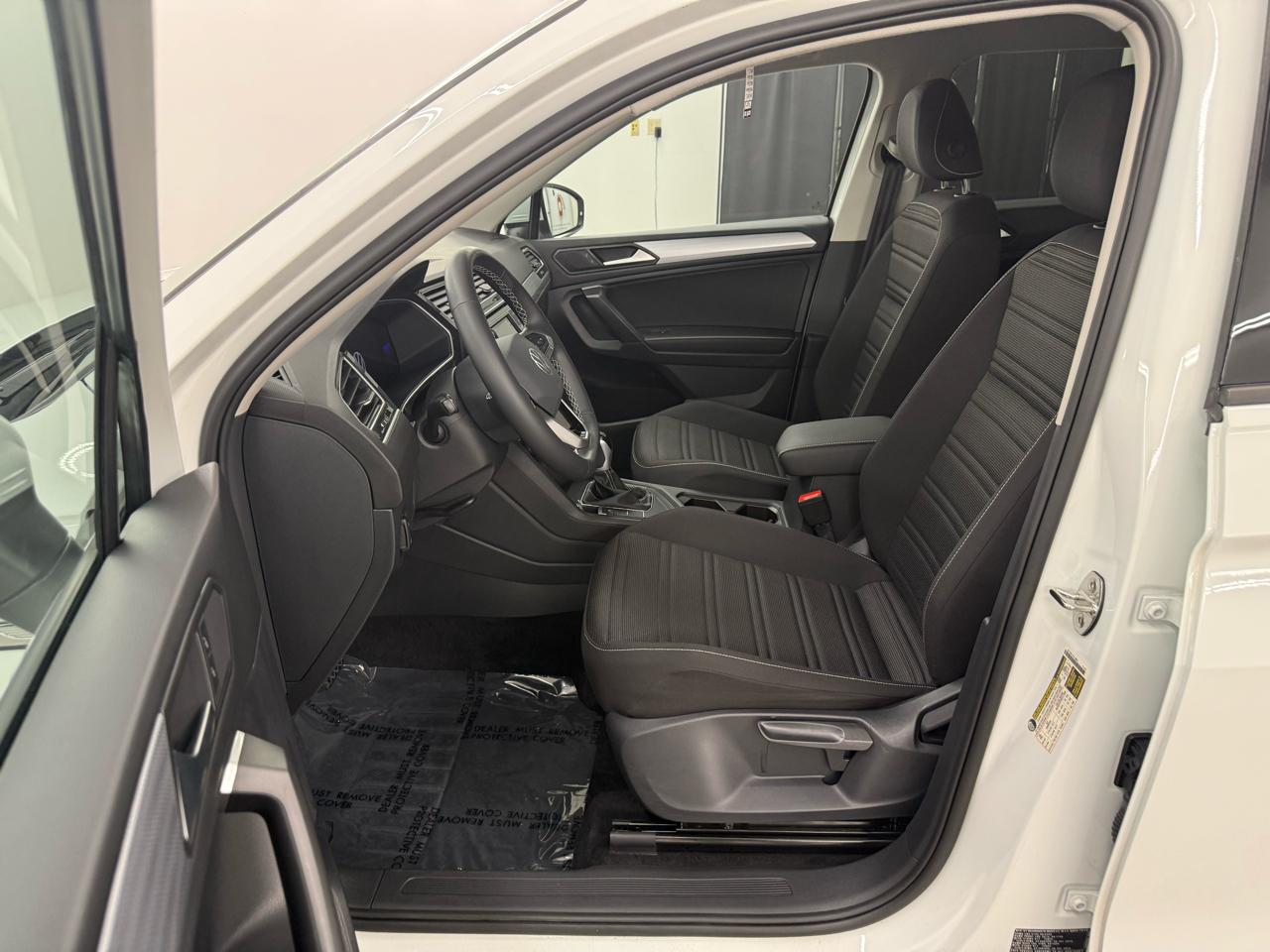 Volkswagen Tiguan S 2024
