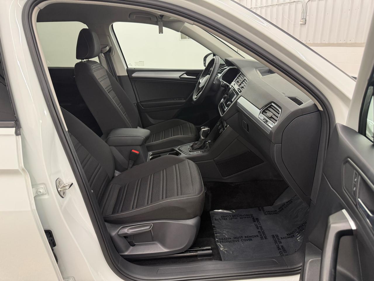Volkswagen Tiguan S 2024