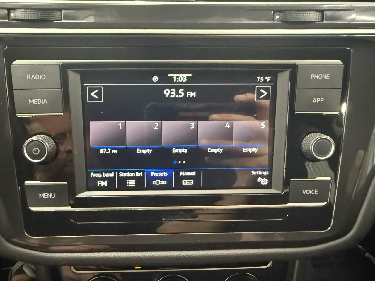 Volkswagen Tiguan S 2024