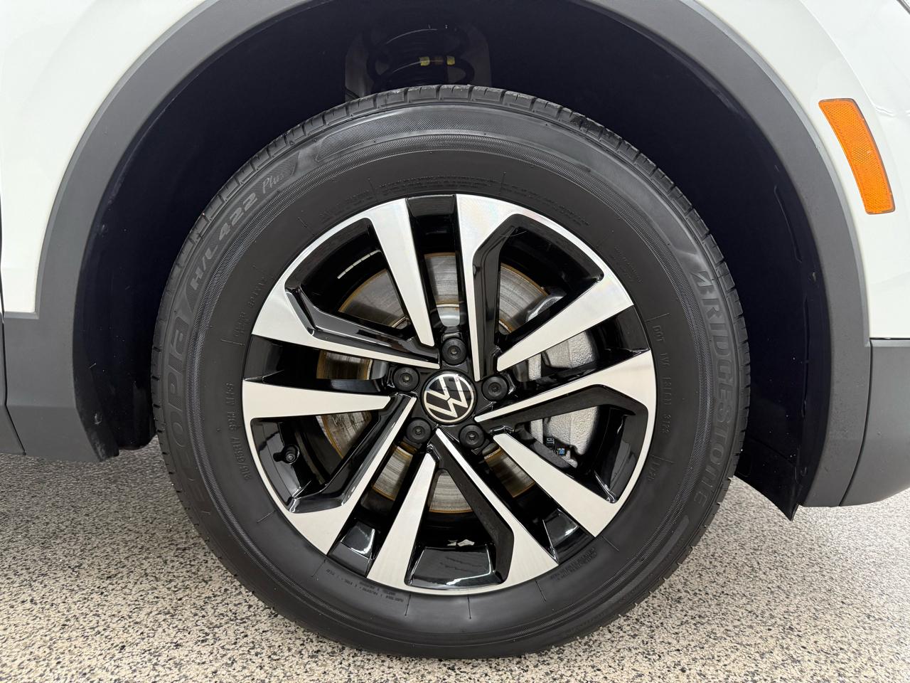 Volkswagen Tiguan S 2024