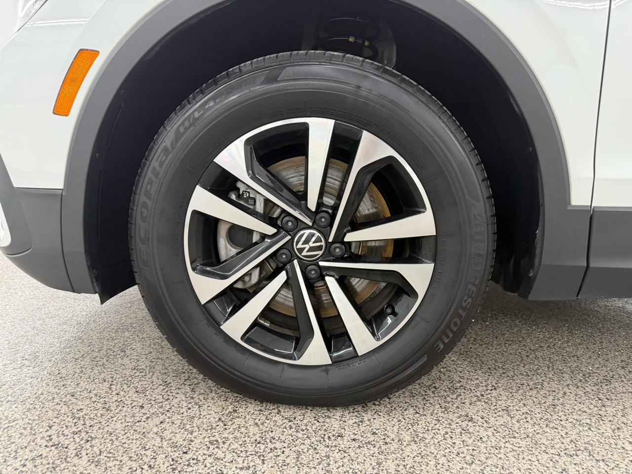 Volkswagen Tiguan S 2024