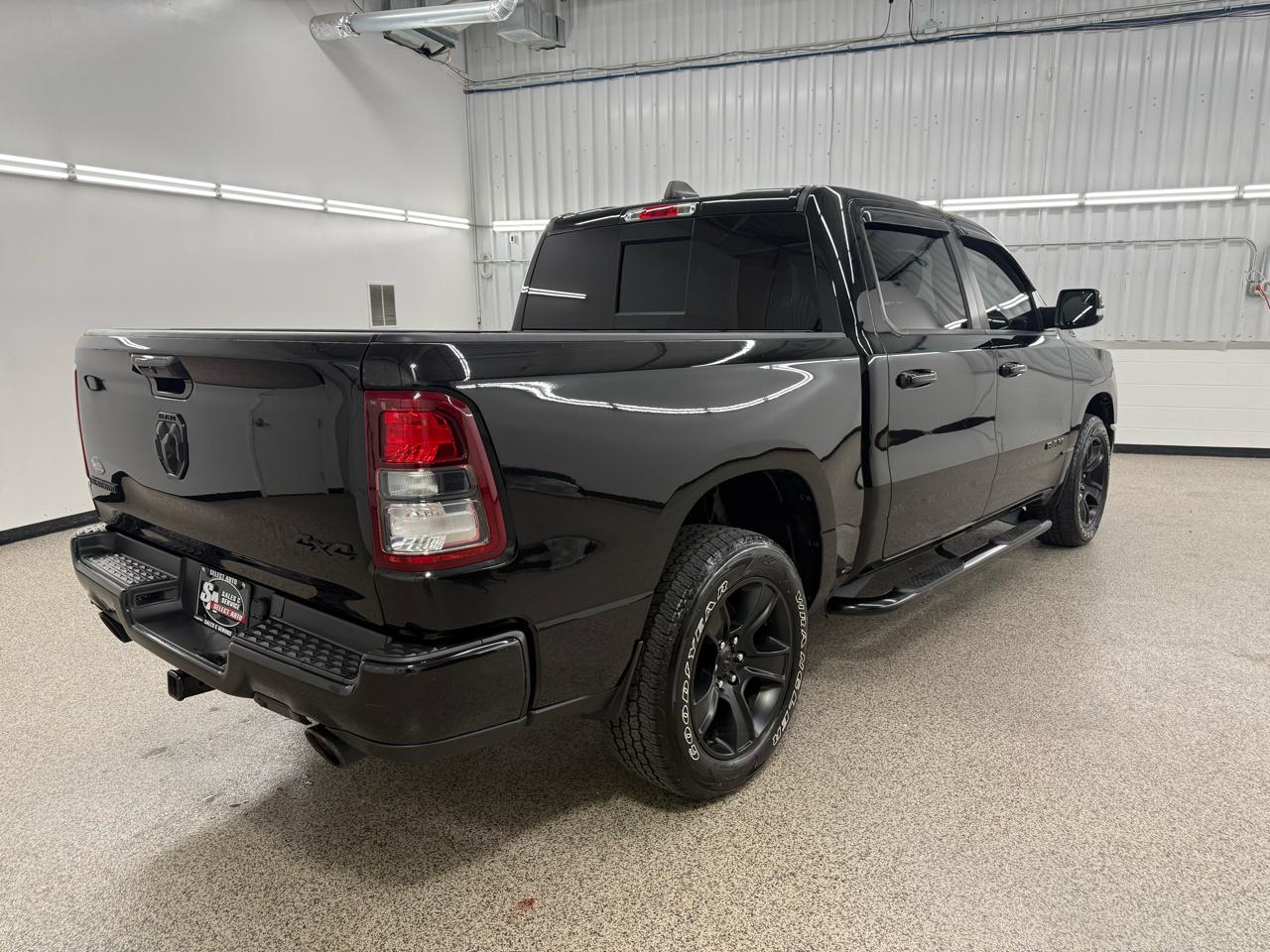 RAM 1500 Big Horn Crew Cab SWB 4WD 2021