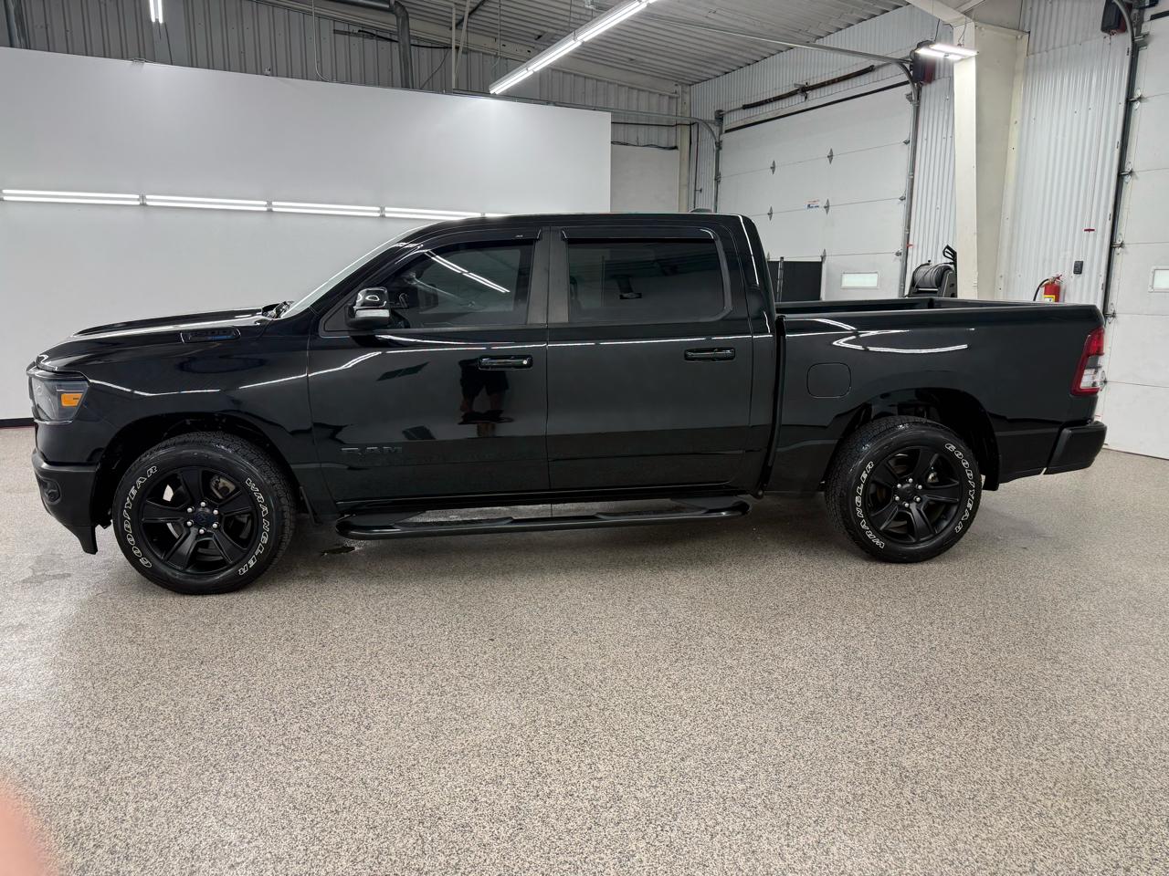RAM 1500 Big Horn Crew Cab SWB 4WD 2021