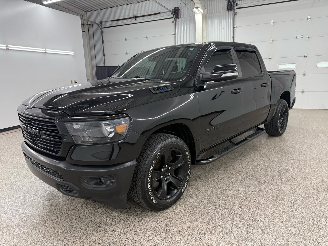 RAM 1500 Big Horn Crew Cab SWB 4WD 2021