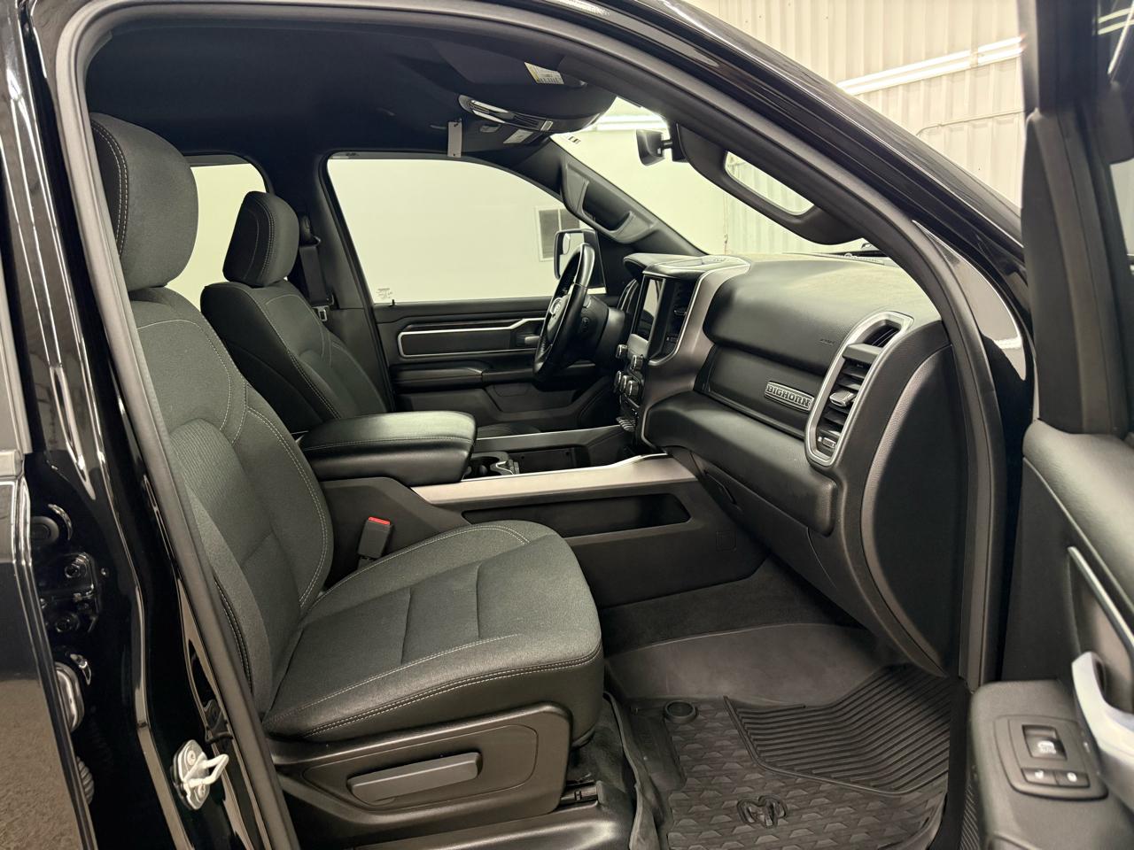 RAM 1500 Big Horn Crew Cab SWB 4WD 2021