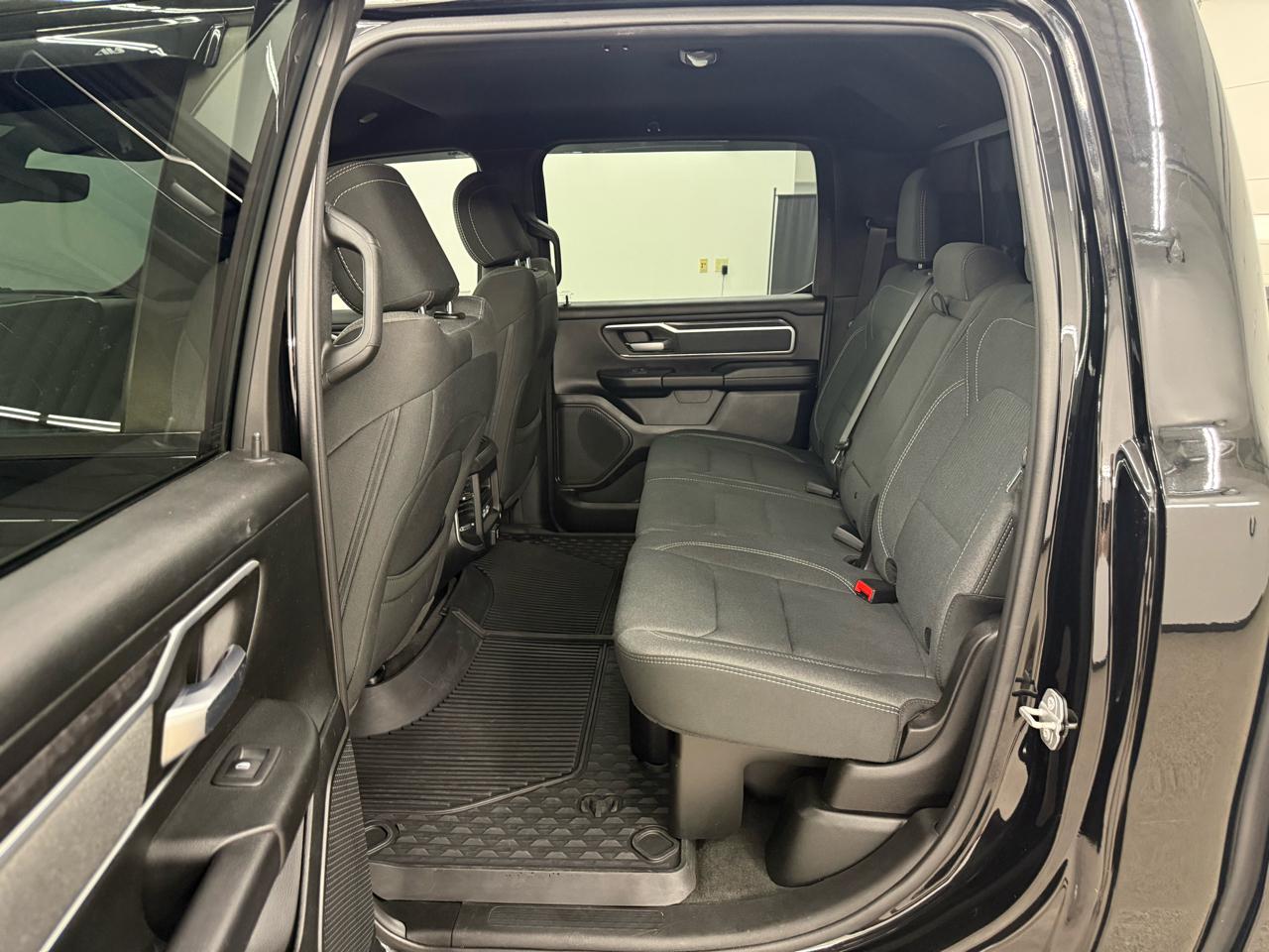 RAM 1500 Big Horn Crew Cab SWB 4WD 2021