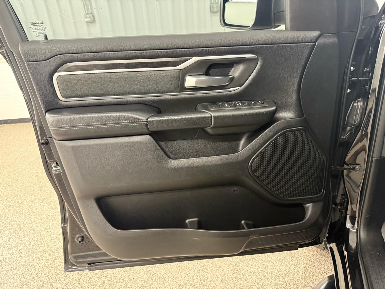 RAM 1500 Big Horn Crew Cab SWB 4WD 2021