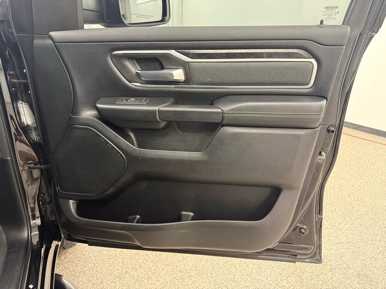 RAM 1500 Big Horn Crew Cab SWB 4WD 2021