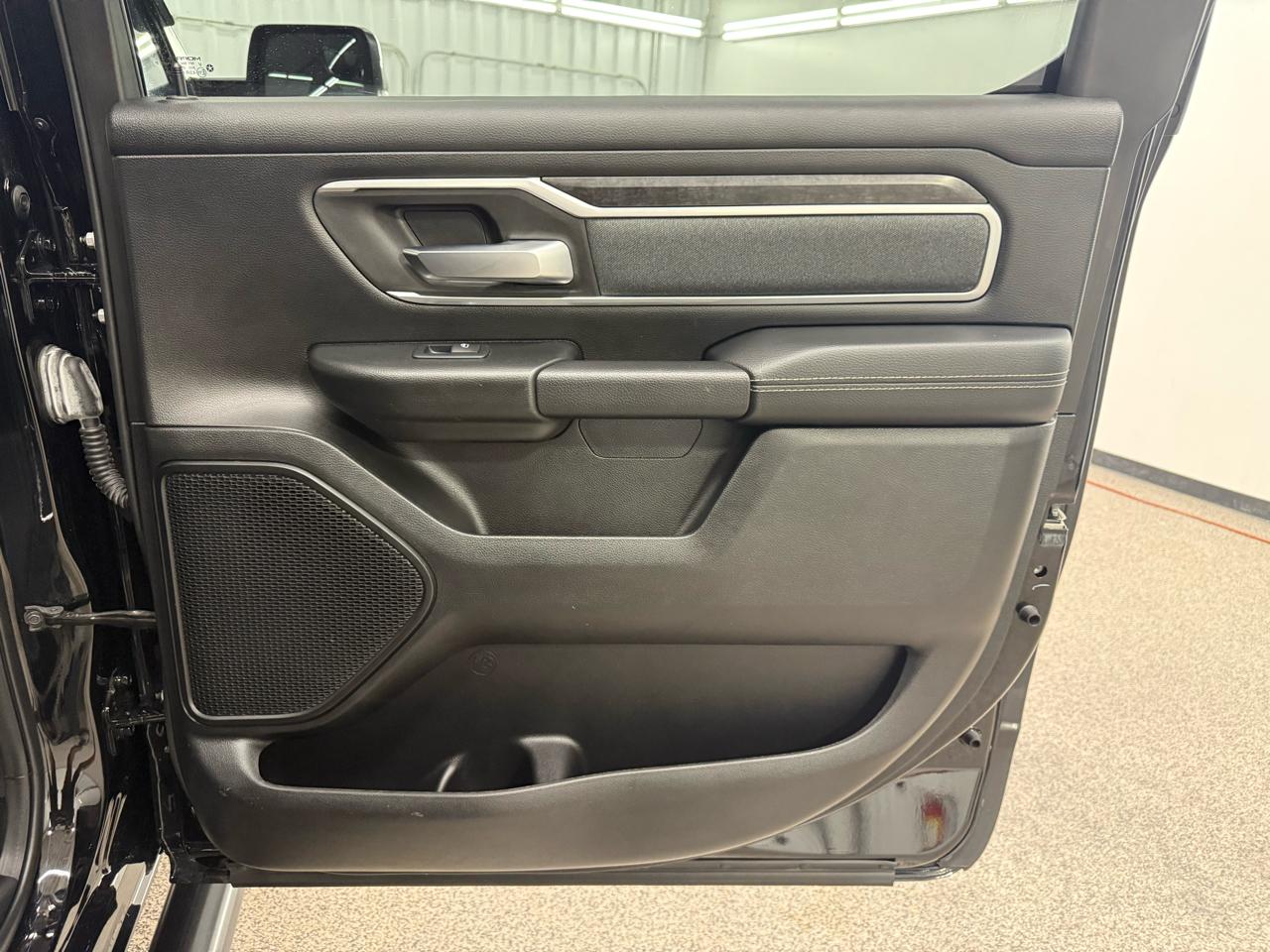 RAM 1500 Big Horn Crew Cab SWB 4WD 2021
