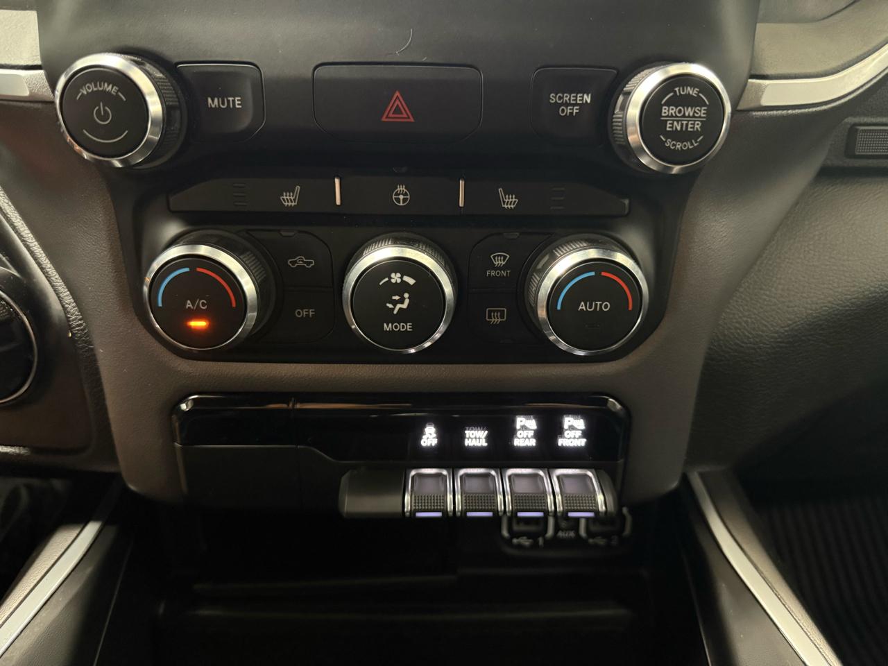 RAM 1500 Big Horn Crew Cab SWB 4WD 2021