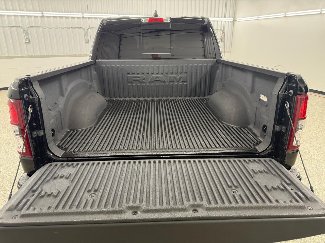 RAM 1500 Big Horn Crew Cab SWB 4WD 2021