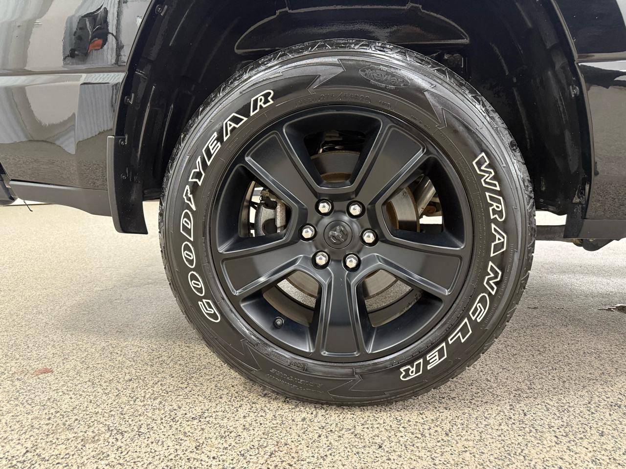 RAM 1500 Big Horn Crew Cab SWB 4WD 2021