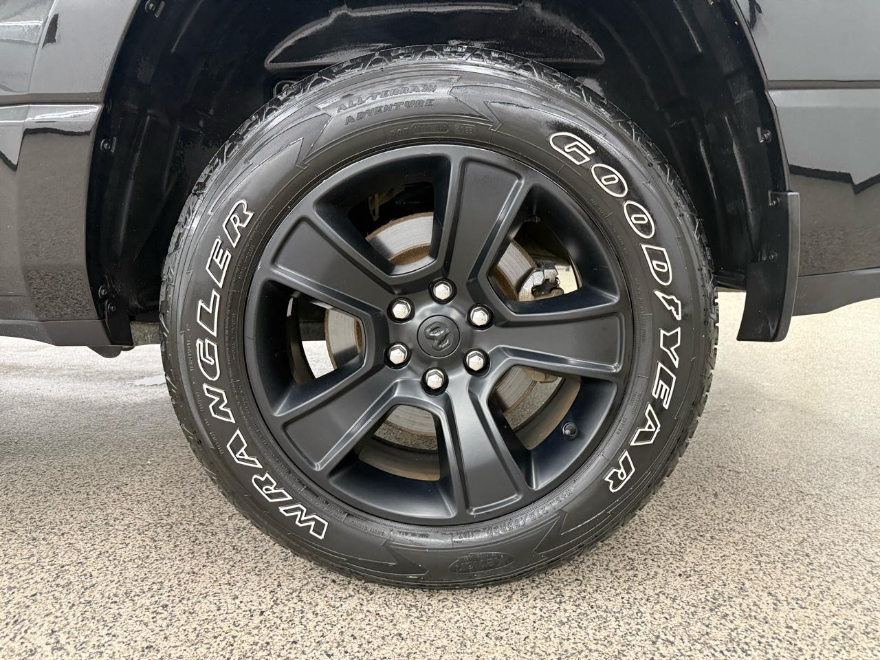 RAM 1500 Big Horn Crew Cab SWB 4WD 2021