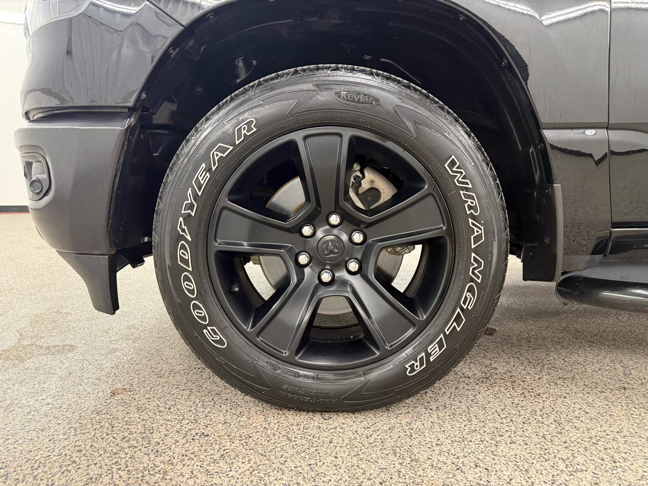 RAM 1500 Big Horn Crew Cab SWB 4WD 2021
