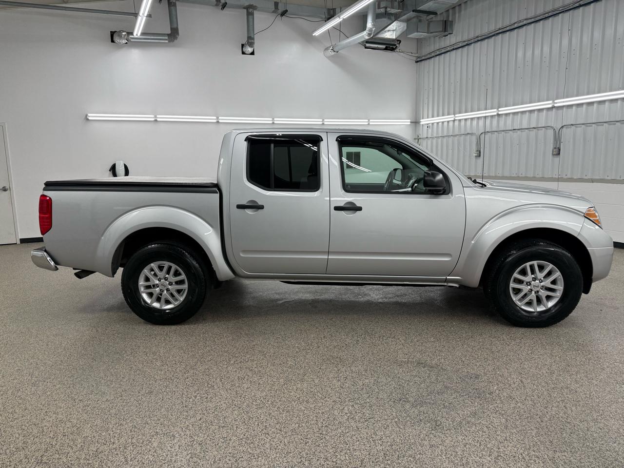 Nissan Frontier S Crew Cab 5AT 2WD 2017