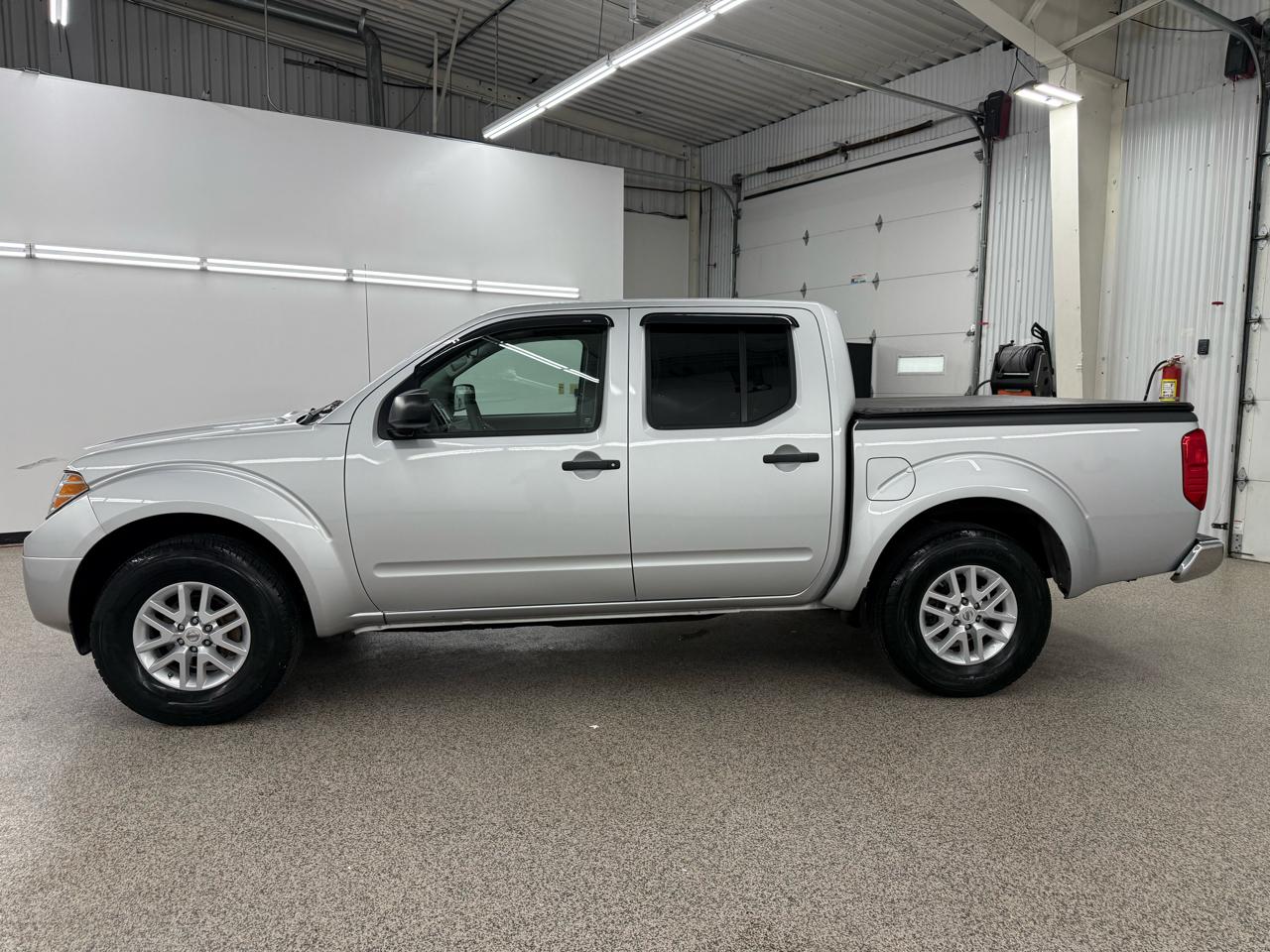 Nissan Frontier S Crew Cab 5AT 2WD 2017