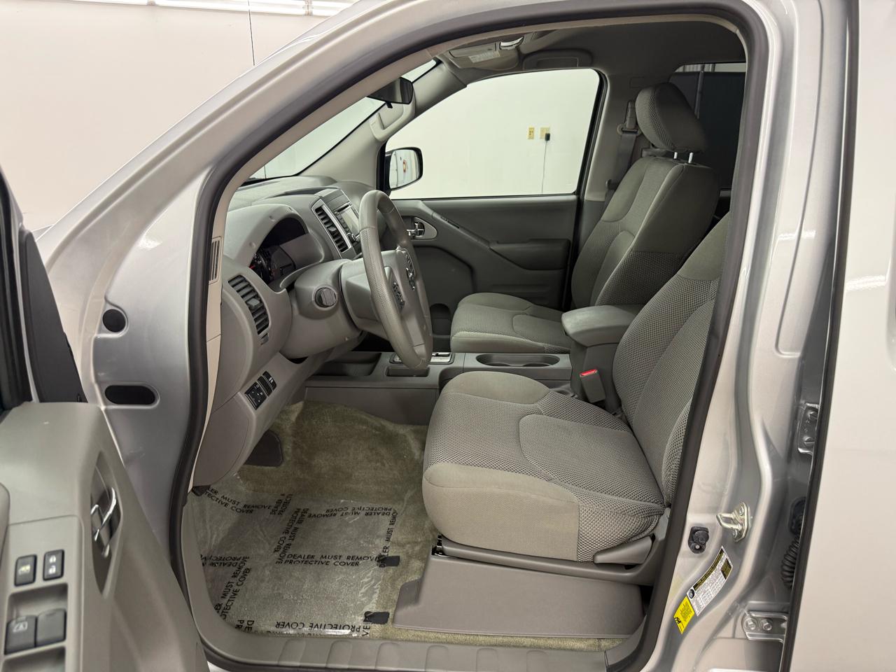 Nissan Frontier S Crew Cab 5AT 2WD 2017