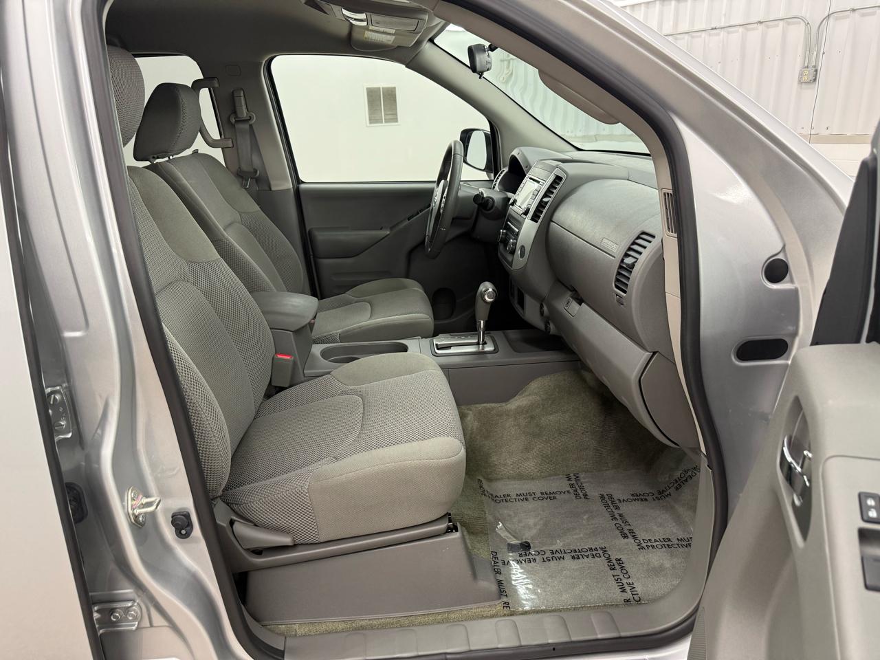 Nissan Frontier S Crew Cab 5AT 2WD 2017