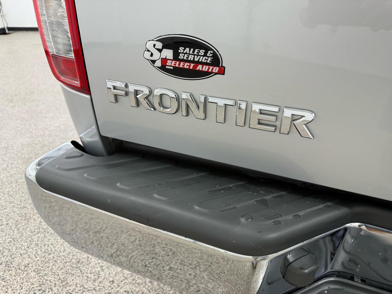 Nissan Frontier S Crew Cab 5AT 2WD 2017