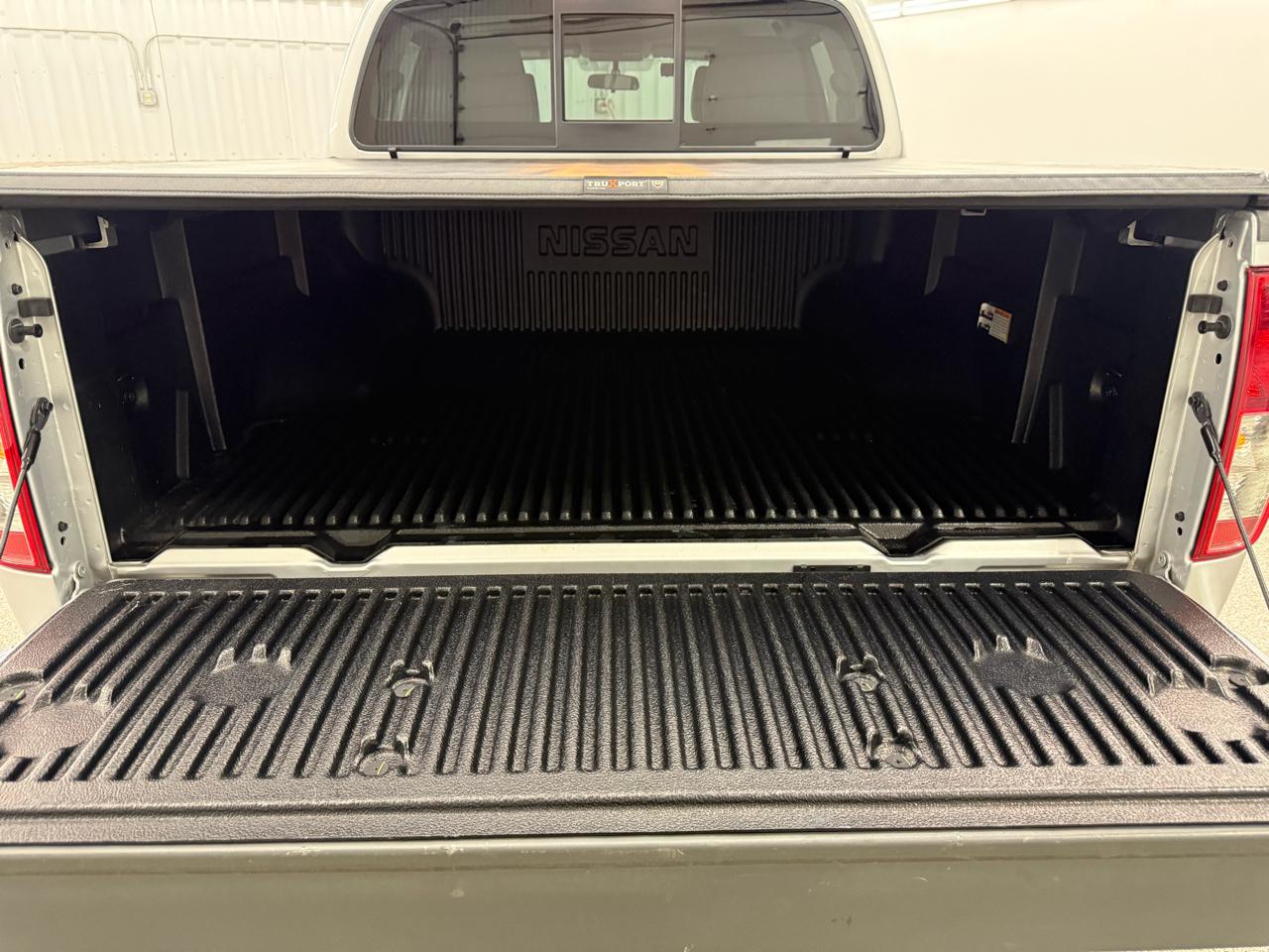 Nissan Frontier S Crew Cab 5AT 2WD 2017