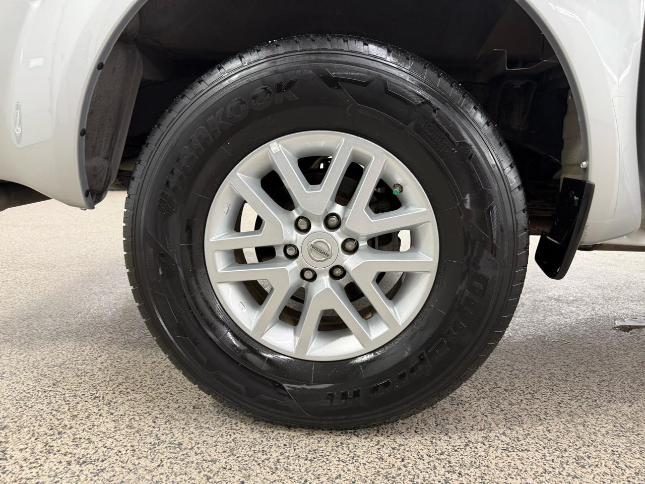 Nissan Frontier S Crew Cab 5AT 2WD 2017