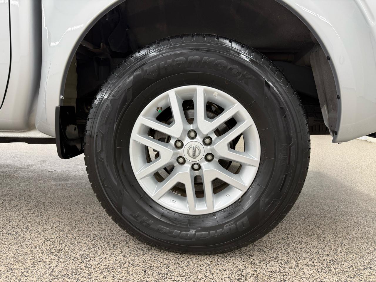 Nissan Frontier S Crew Cab 5AT 2WD 2017