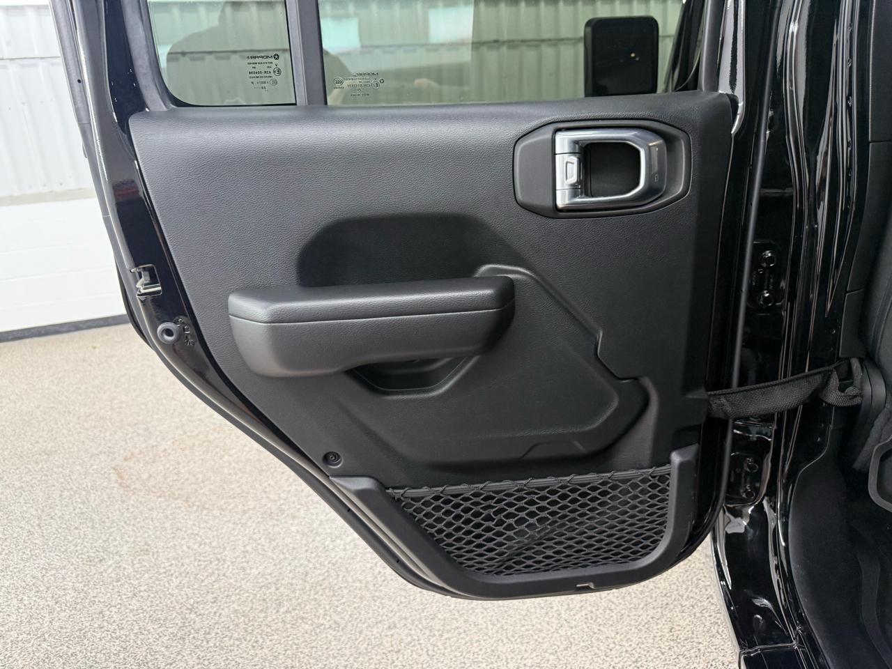 Jeep Gladiator Sport 2021
