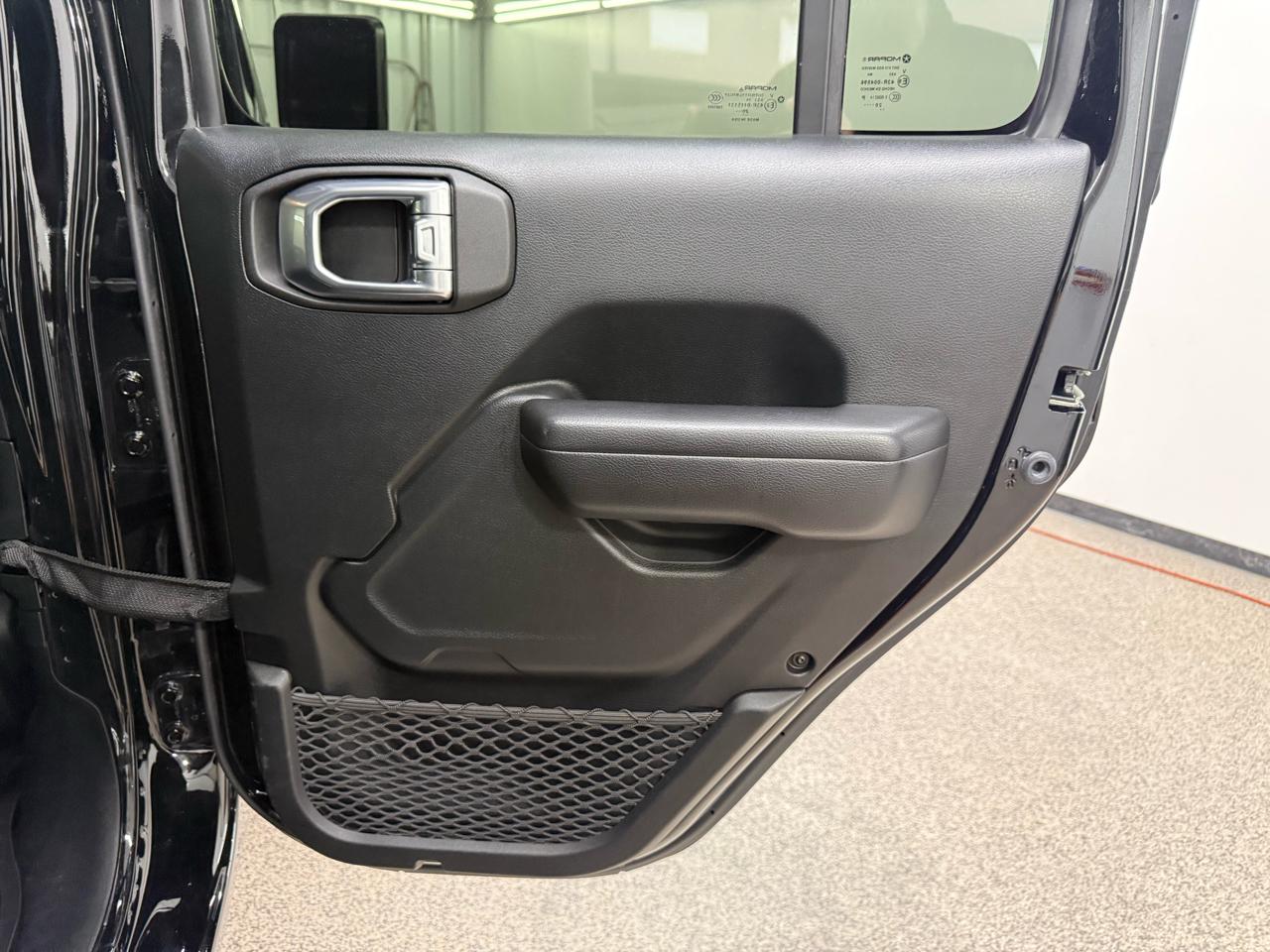 Jeep Gladiator Sport 2021