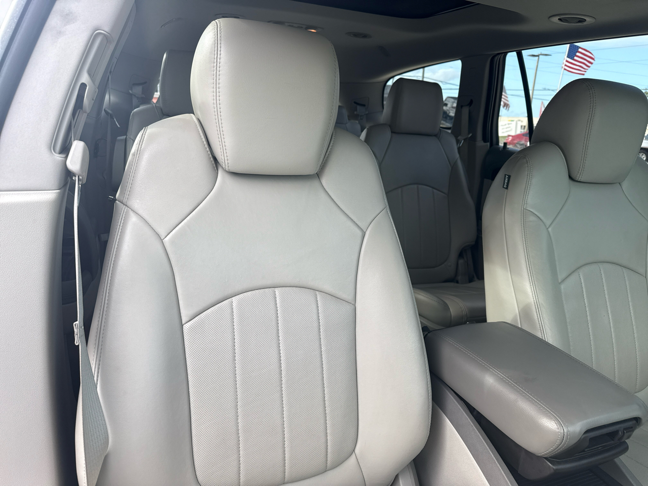 2016 Buick Enclave Premium photo 10