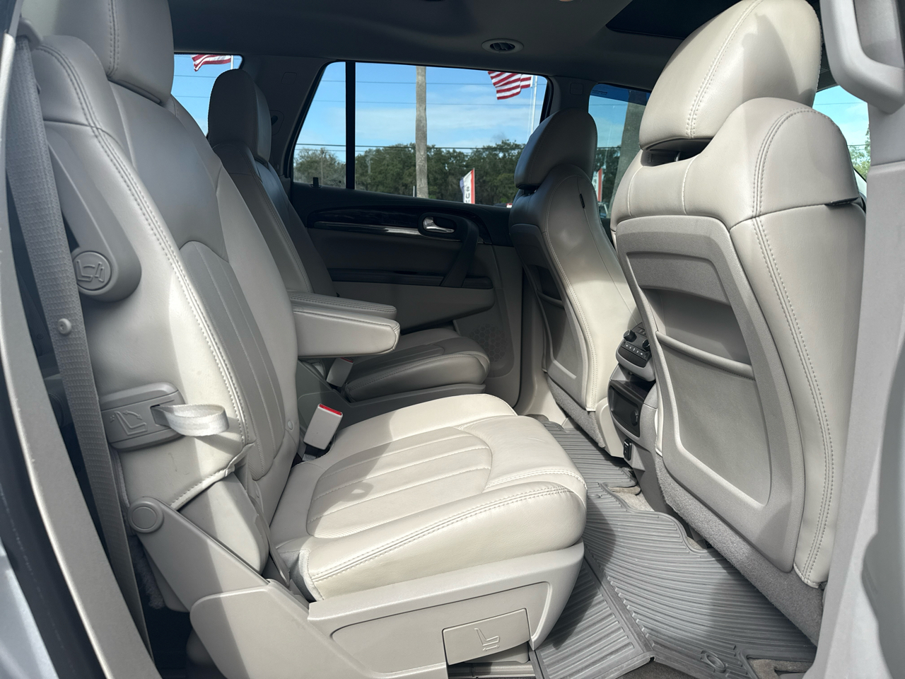2016 Buick Enclave Premium photo 13