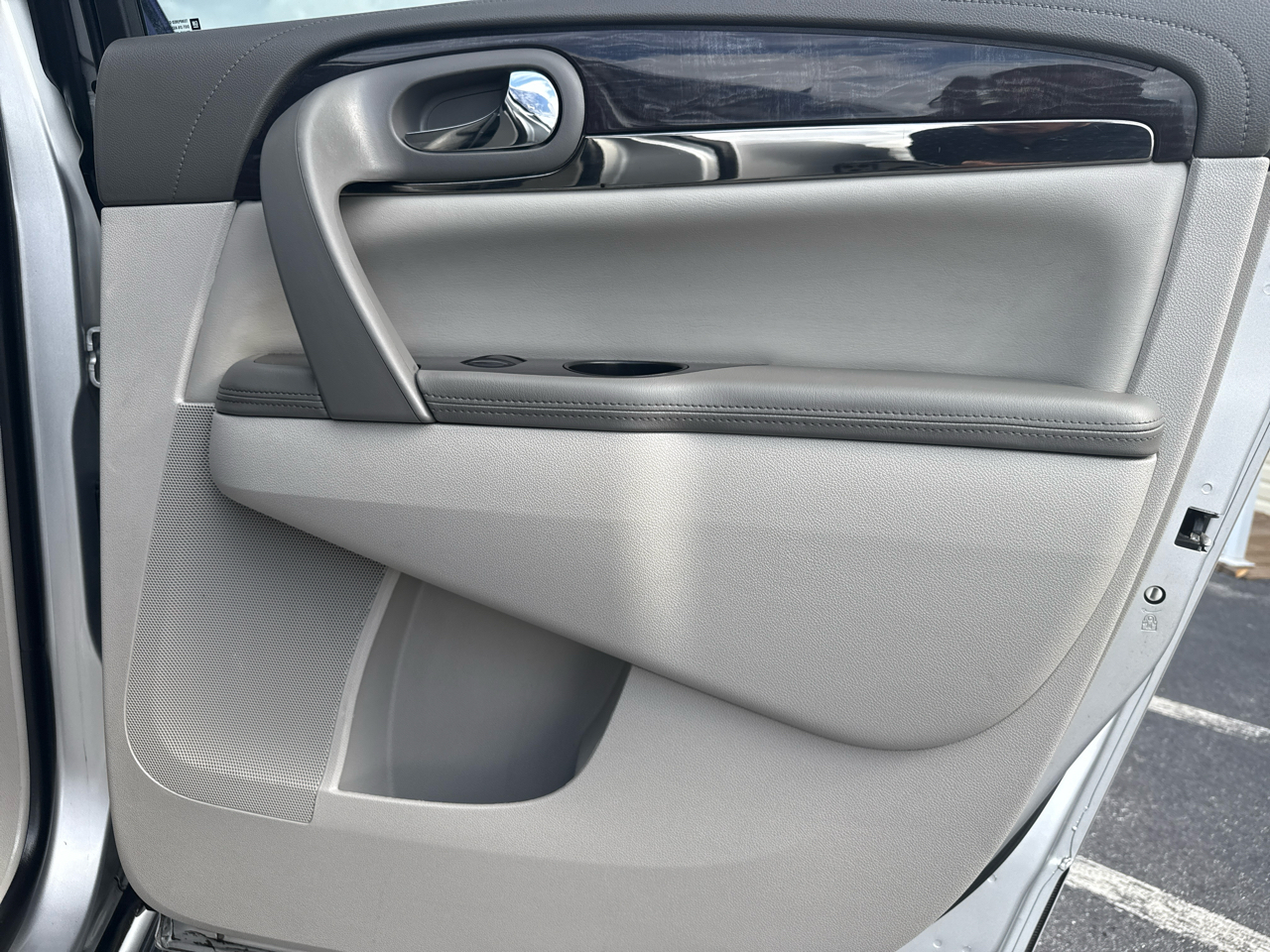 2016 Buick Enclave Premium photo 18