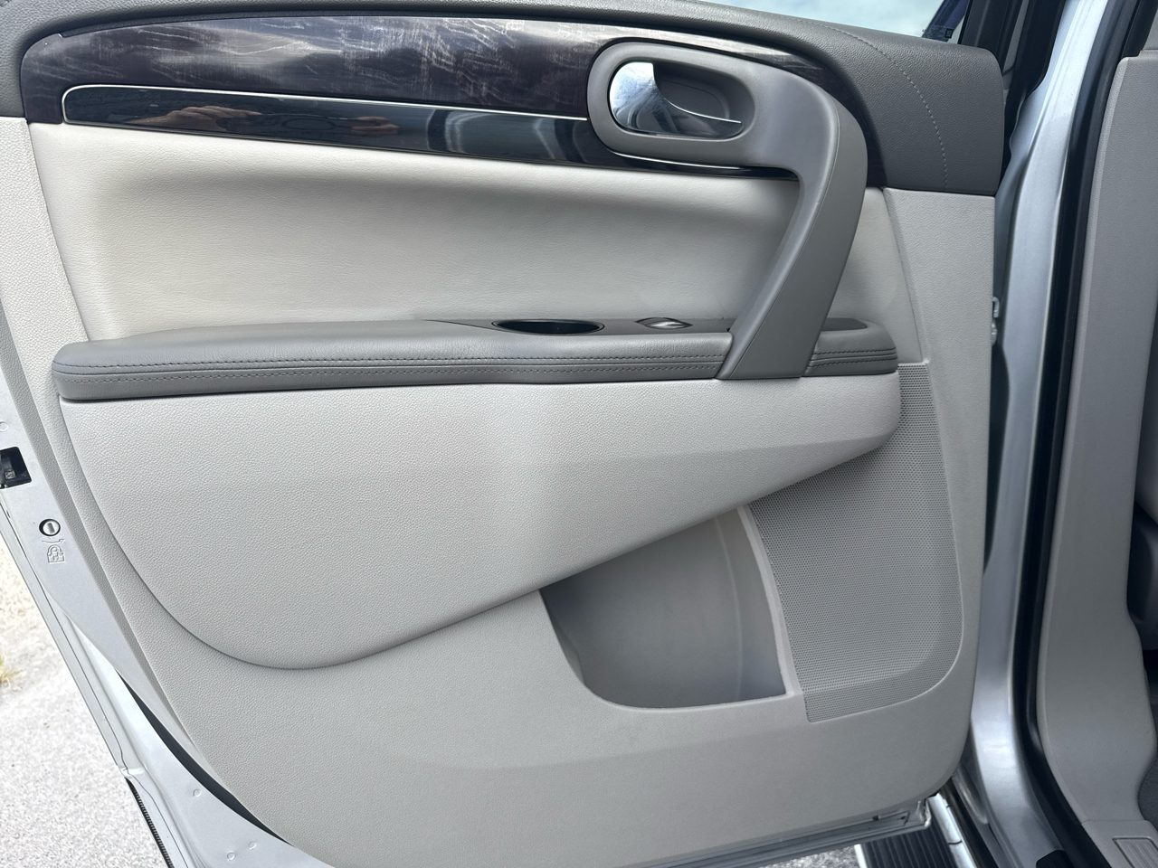 2016 Buick Enclave Premium photo 26
