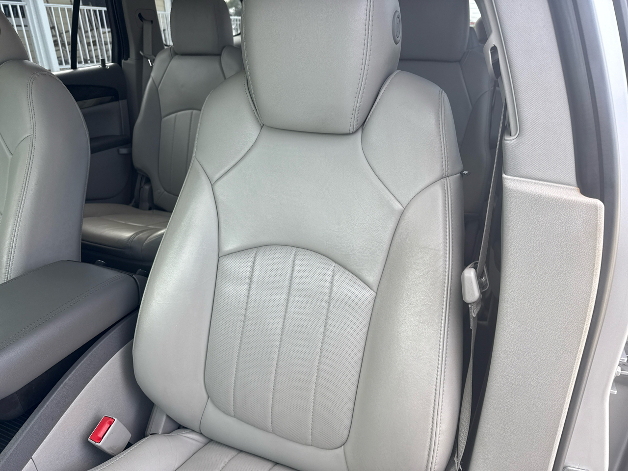 2016 Buick Enclave Premium photo 28