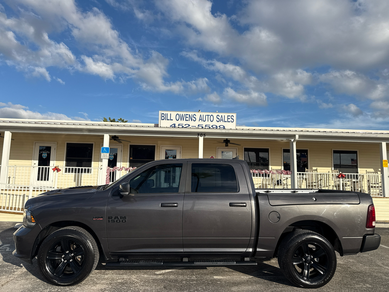 RAM 1500 Night 4x4 Crew Cab 5'7" Box *Ltd Avail* 2018