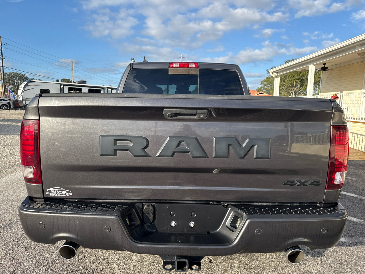 RAM 1500 Night 4x4 Crew Cab 5'7" Box *Ltd Avail* 2018