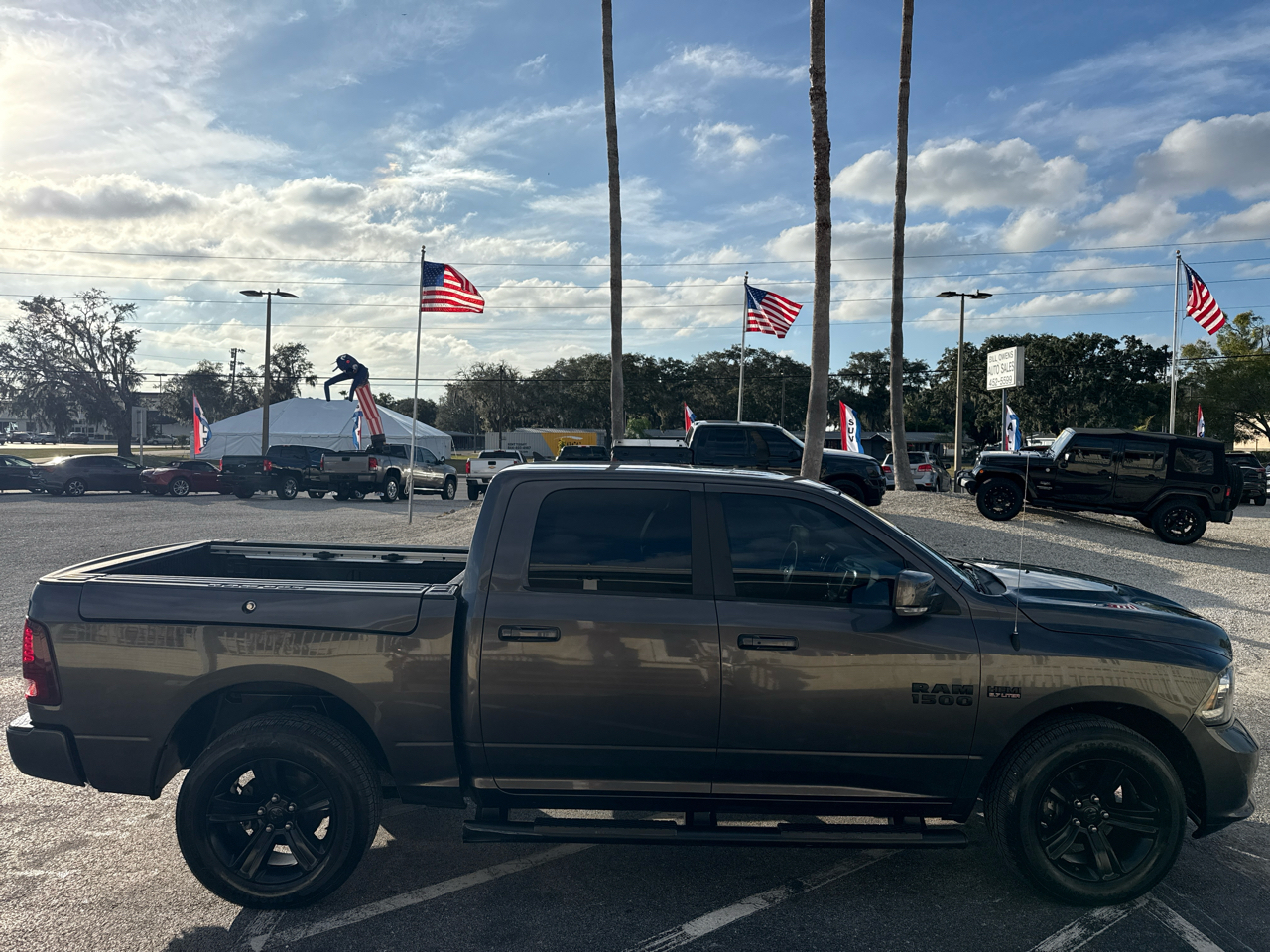 RAM 1500 Night 4x4 Crew Cab 5'7" Box *Ltd Avail* 2018