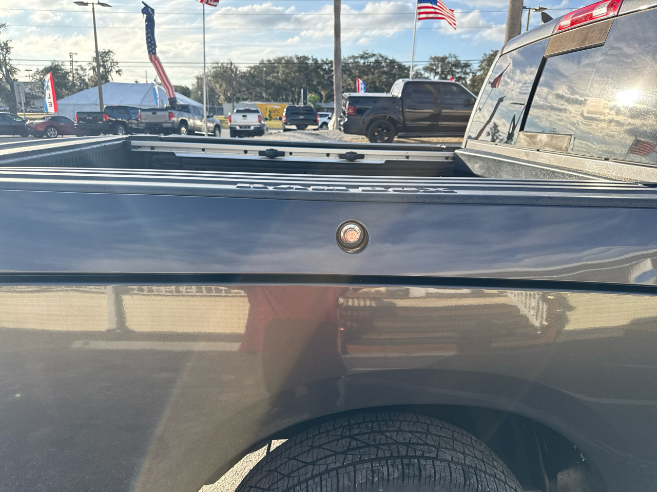 RAM 1500 Night 4x4 Crew Cab 5'7" Box *Ltd Avail* 2018