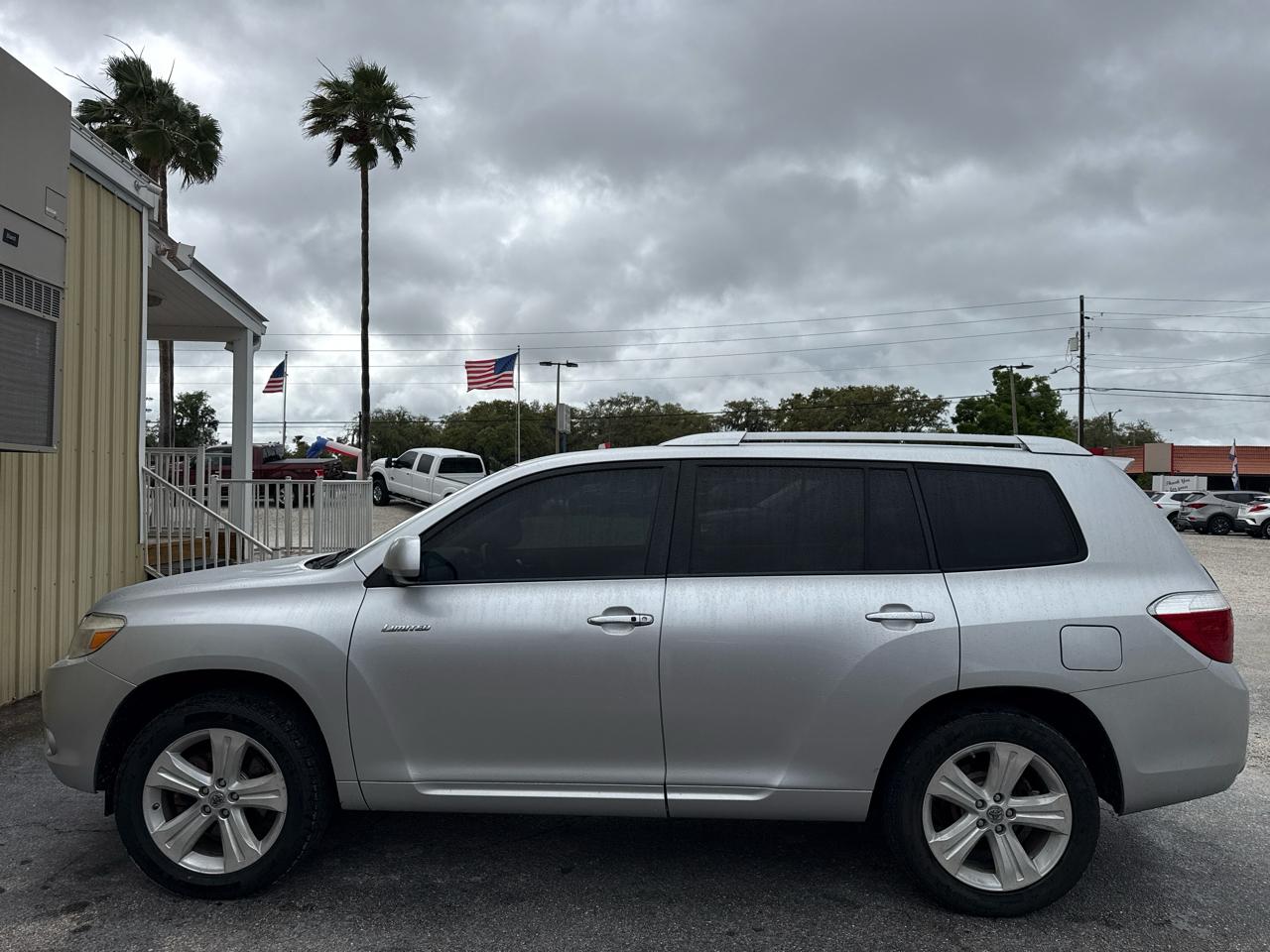 Toyota Highlander FWD 4dr V6 Limited (Natl) 2010