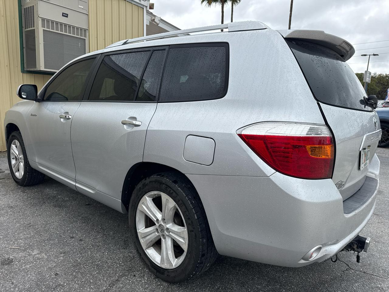 Toyota Highlander FWD 4dr V6 Limited (Natl) 2010